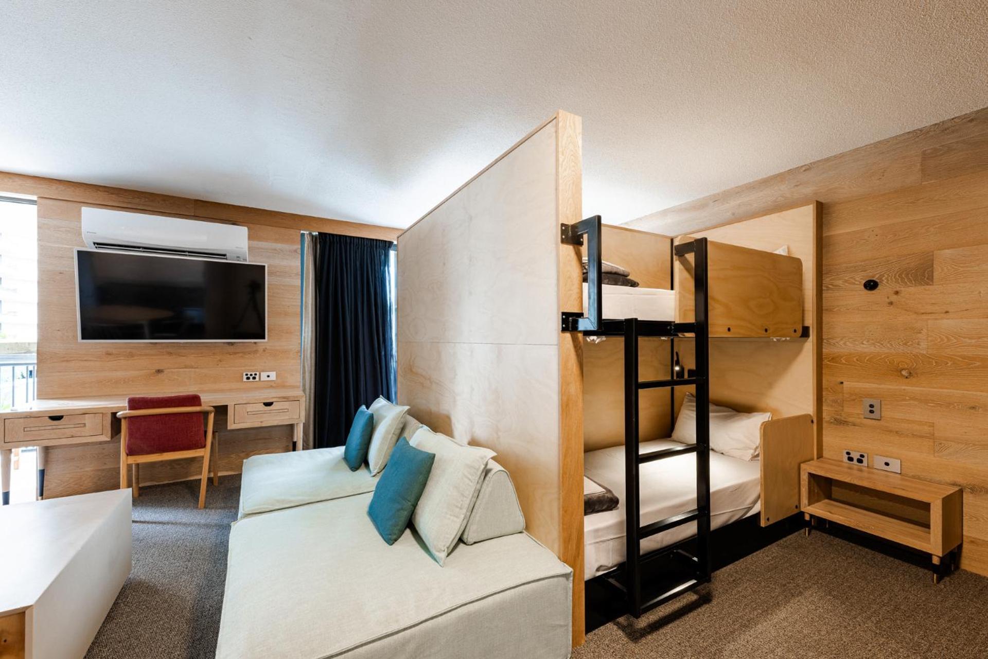 Bunk Surfers Paradise International Backpacker Hostel (Adults Only) Gold Coast Dış mekan fotoğraf