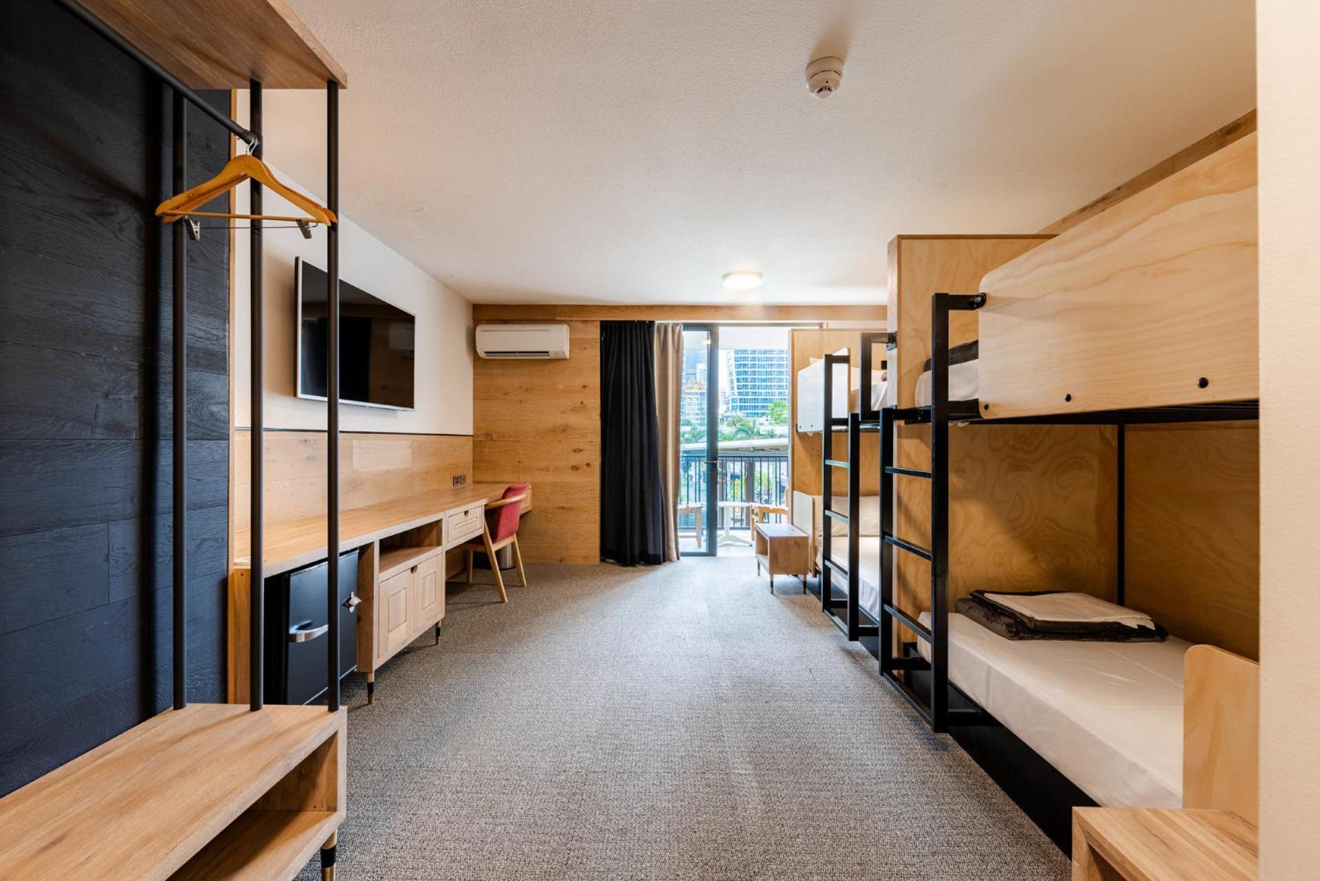 Bunk Surfers Paradise International Backpacker Hostel (Adults Only) Gold Coast Dış mekan fotoğraf