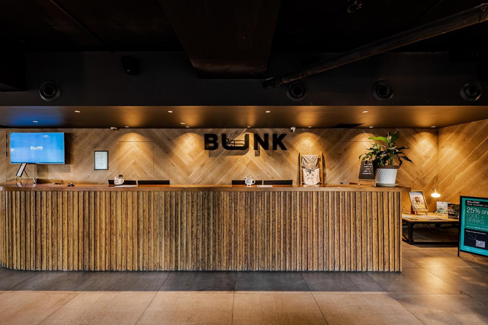 Bunk Surfers Paradise International Backpacker Hostel (Adults Only) Gold Coast Dış mekan fotoğraf