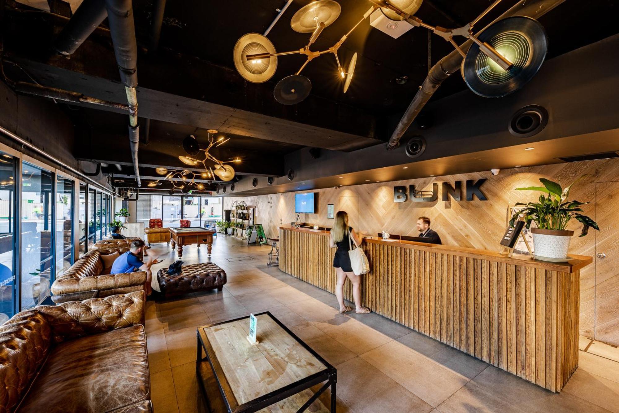 Bunk Surfers Paradise International Backpacker Hostel (Adults Only) Gold Coast Dış mekan fotoğraf