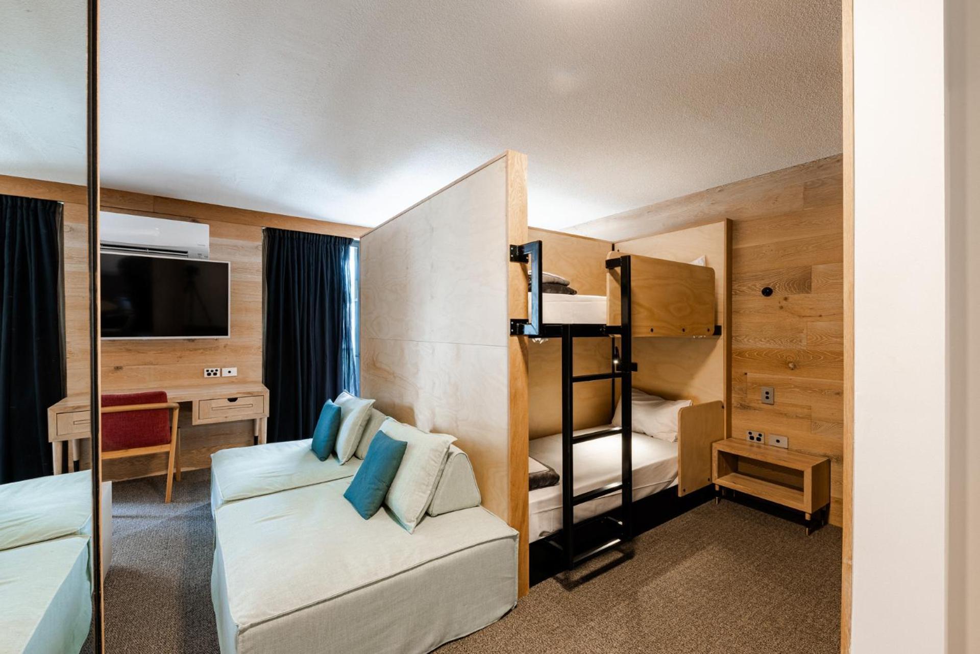 Bunk Surfers Paradise International Backpacker Hostel (Adults Only) Gold Coast Dış mekan fotoğraf