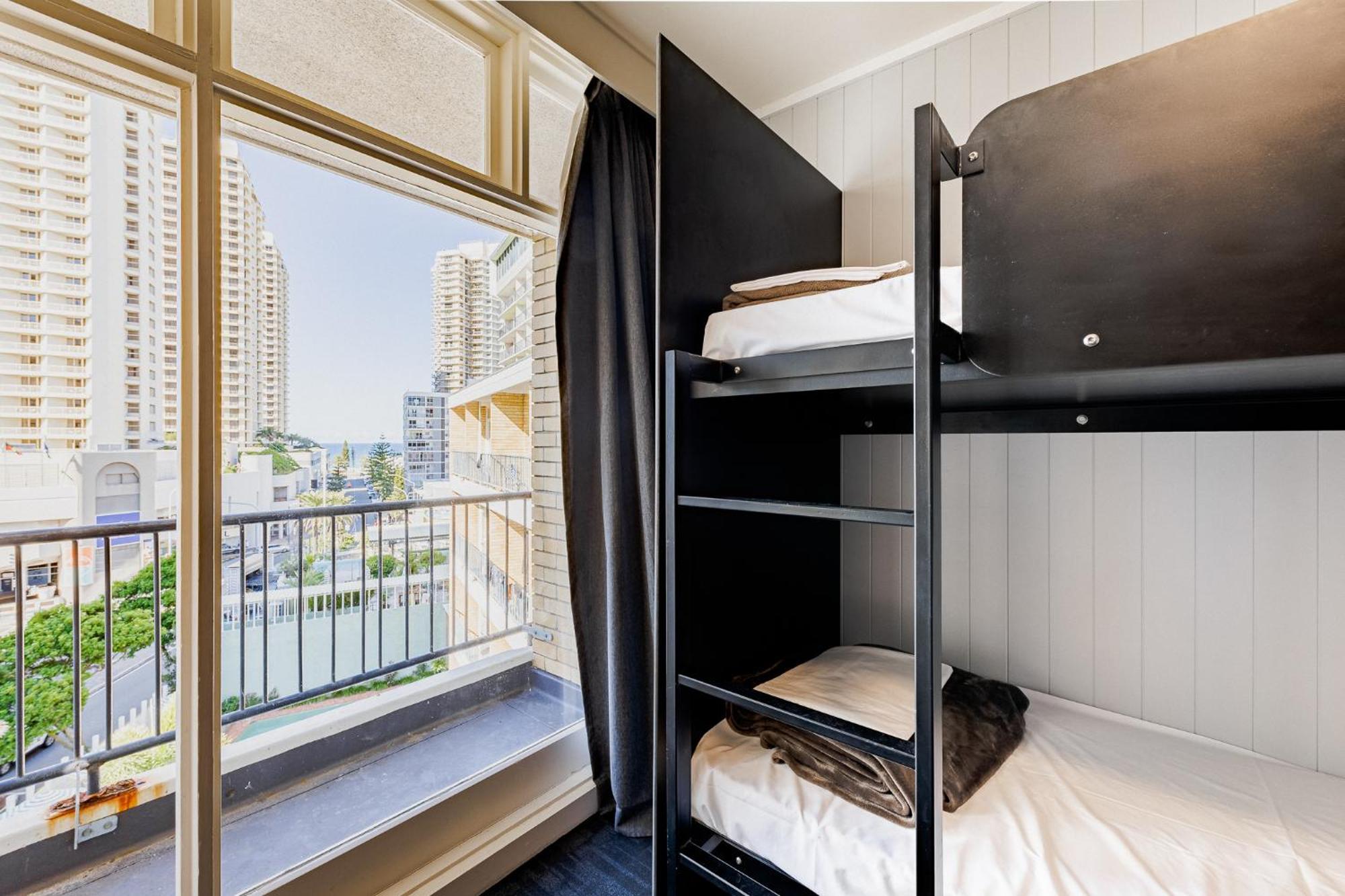 Bunk Surfers Paradise International Backpacker Hostel (Adults Only) Gold Coast Dış mekan fotoğraf