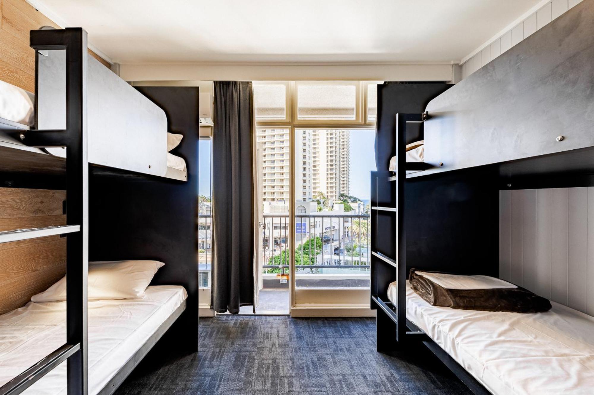 Bunk Surfers Paradise International Backpacker Hostel (Adults Only) Gold Coast Dış mekan fotoğraf