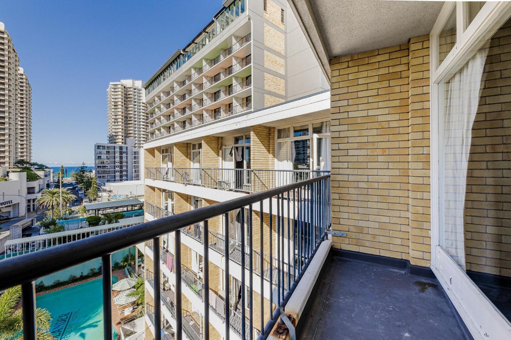 Bunk Surfers Paradise International Backpacker Hostel (Adults Only) Gold Coast Dış mekan fotoğraf
