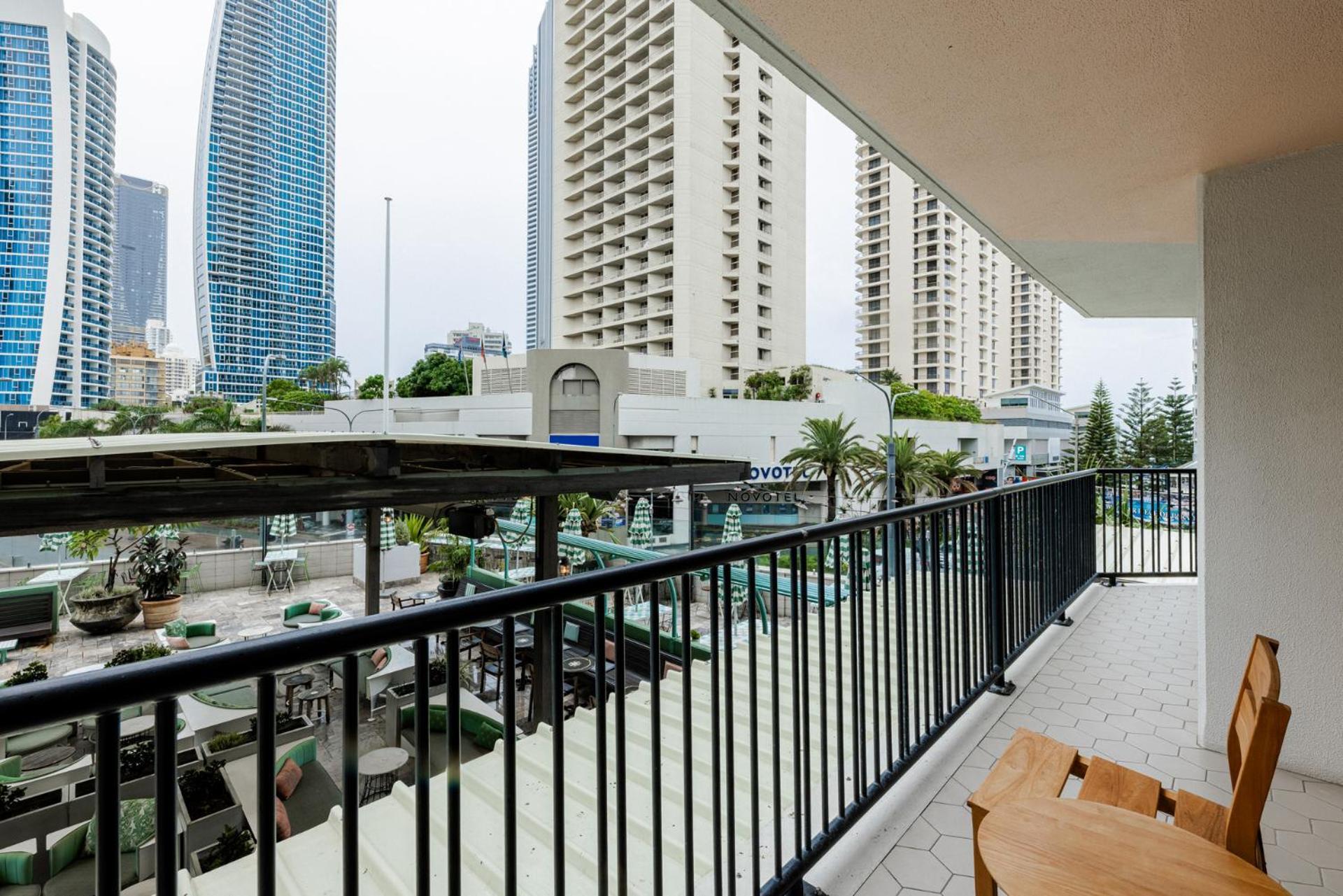 Bunk Surfers Paradise International Backpacker Hostel (Adults Only) Gold Coast Dış mekan fotoğraf