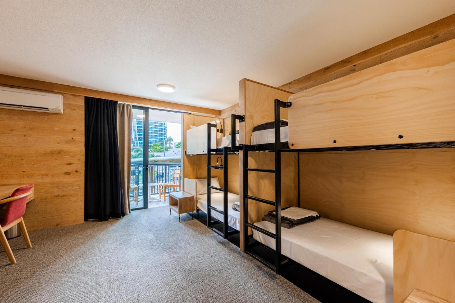 Bunk Surfers Paradise International Backpacker Hostel (Adults Only) Gold Coast Dış mekan fotoğraf